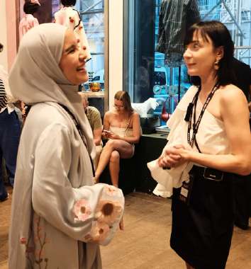 A conversation and shared memories during the New York journey